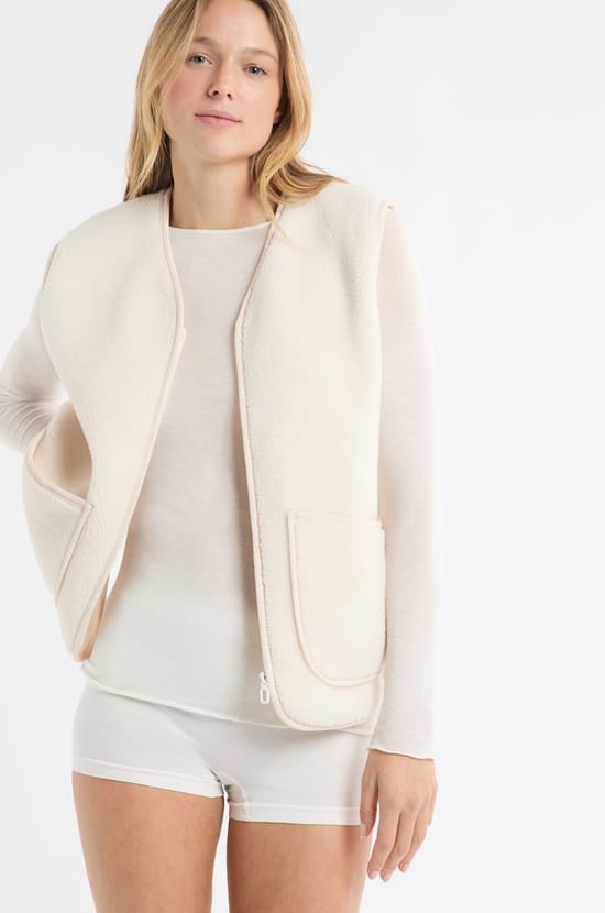 Sleeveless sherpa effect cardigan;${refinementColor}