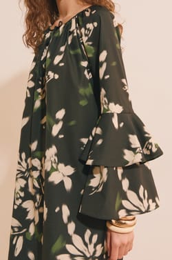 Robe courte &agrave; motif floral;${refinementColor}