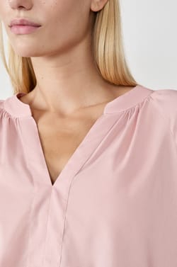 Blouse col V;${refinementColor}