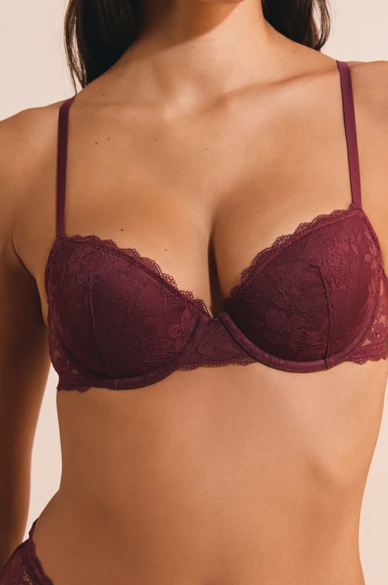 Soutien-gorge coques fines avec broderie;${refinementColor}