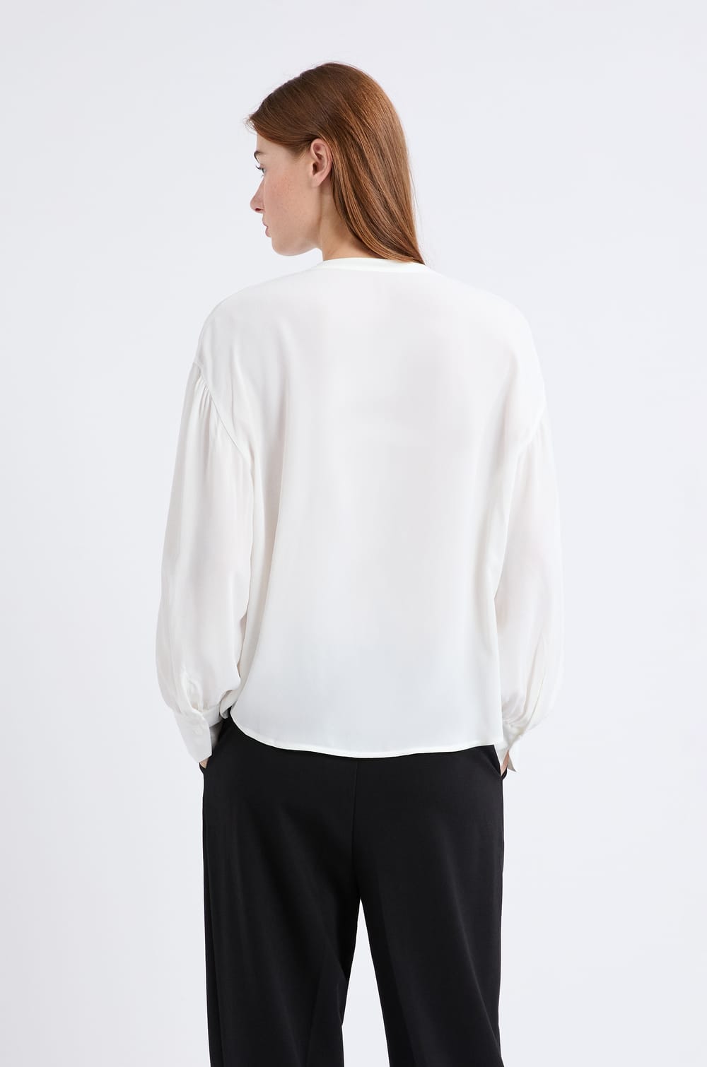 Chemise à manches longues en crepe;${refinementColor}