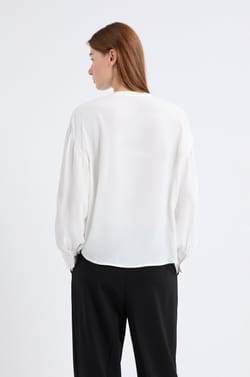 Chemise à manches longues en crepe;${refinementColor}