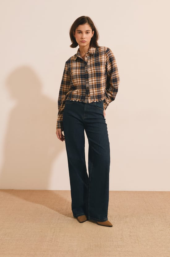 Chemise courte &agrave; carreaux avec broderies;${refinementColor}