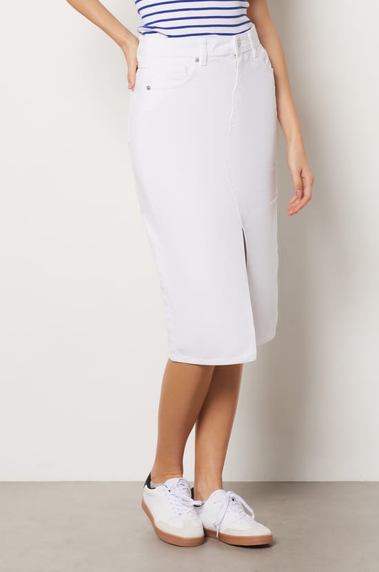 Long skirt with front slit;${refinementColor}