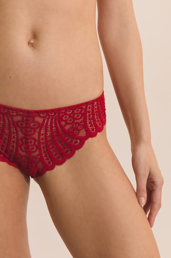 Culotte en dentelle;${refinementColor}