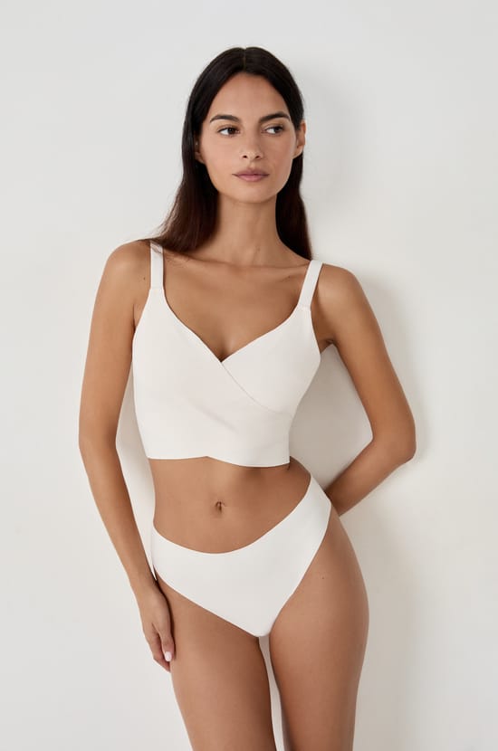 No Bra Effect Bralette;${refinementColor}