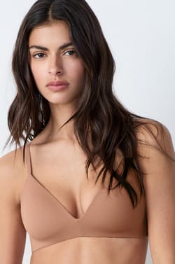 Wireless lightly lined microfibre bra;${refinementColor}