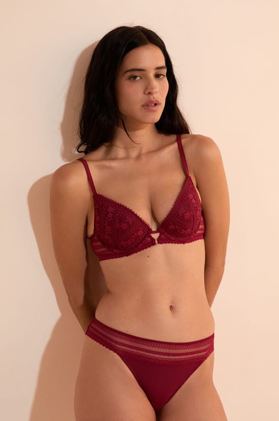 Soutien-gorge N.2 - Le push-up plongeant en dentelle;${refinementColor}