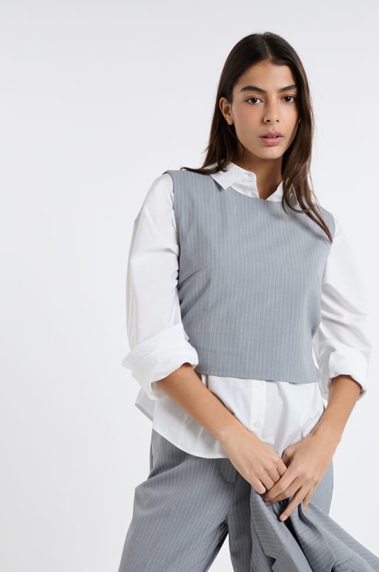 Top sin mangas a rayas;${refinementColor}