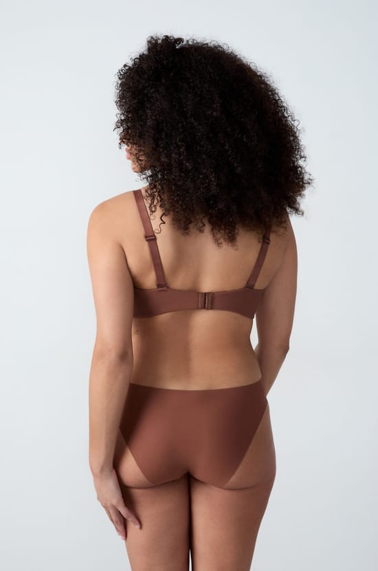 Bra nº 4:  Copa fina sin aros de microfibra;${refinementColor}