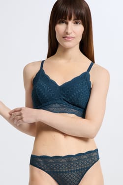Post-mastectomy wireless triangle bra;${refinementColor}