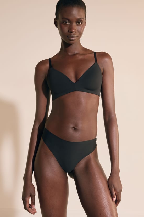 High-leg Tanga in Microfiber;${refinementColor}