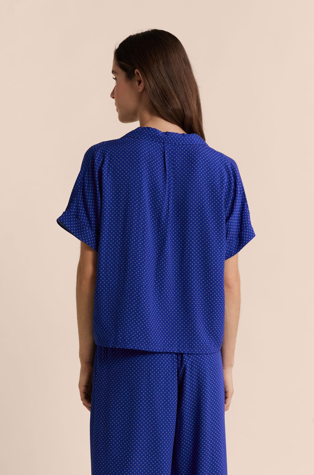 Koszula piżamowa z kr&oacute;tkimi rękawami w groszki;${refinementColor}