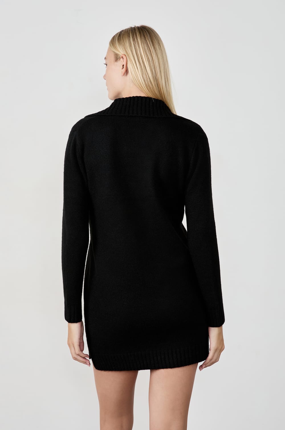 Robe pull col V;${refinementColor}