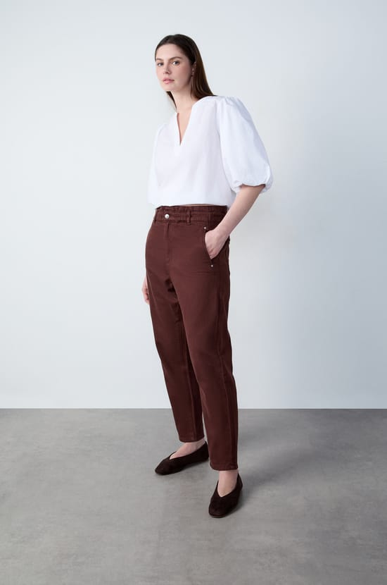 Carrot-cut trousers;${refinementColor}
