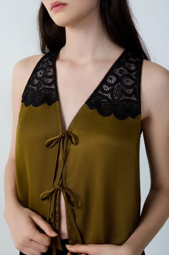 Débardeur de pyjama à nœud détails dentelle;${refinementColor}