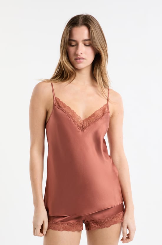 Caraco en soie détails dentelle;${refinementColor}