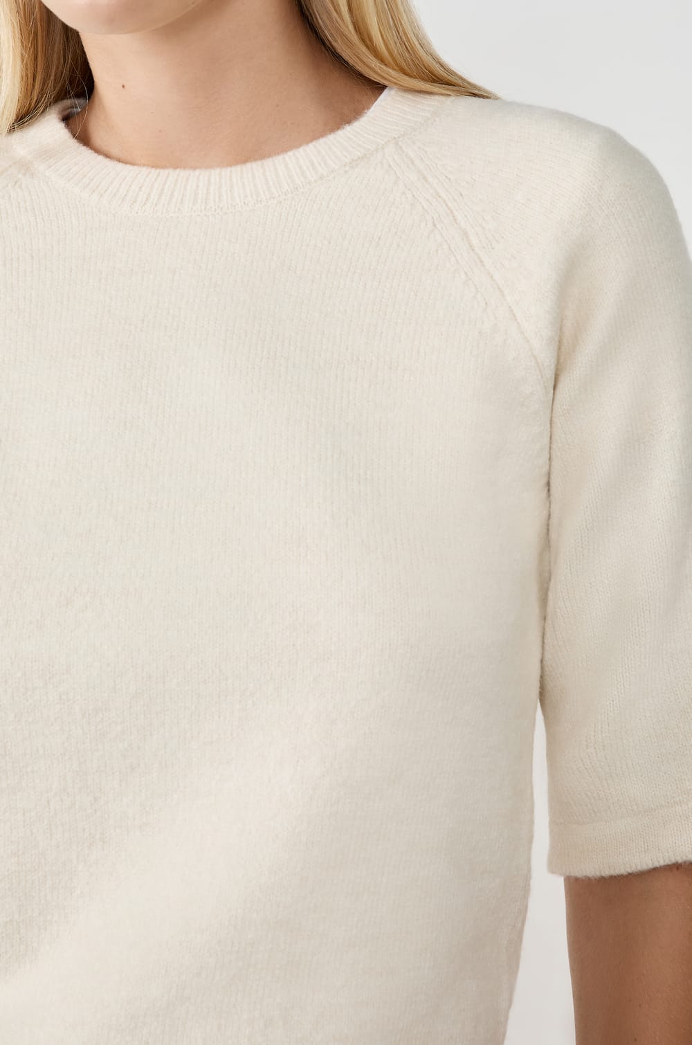 Pull manches courtes;${refinementColor}