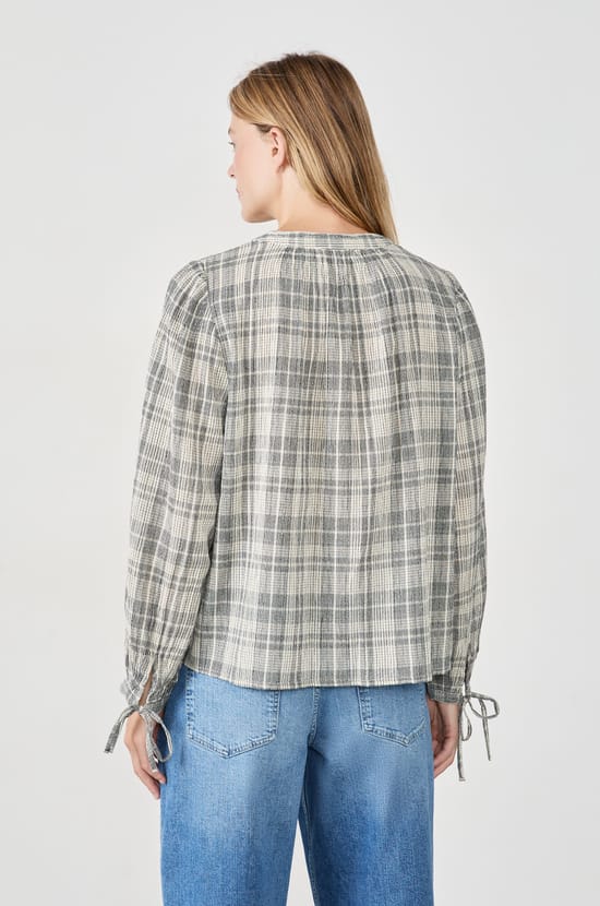 Checkered Shirt;${refinementColor}