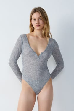 Long-Sleeved Bodysuit;${refinementColor}