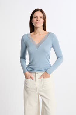 T-shirt thermique col V avec cachemire;${refinementColor}
