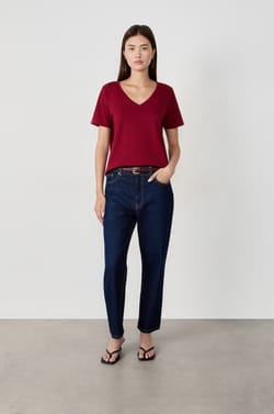 T-shirt en coton col V;${refinementColor}