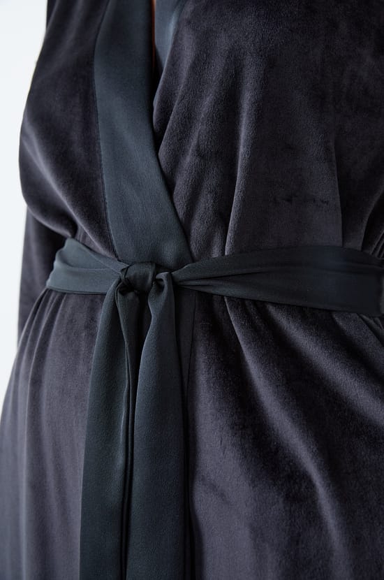 Velvet Robe;${refinementColor}