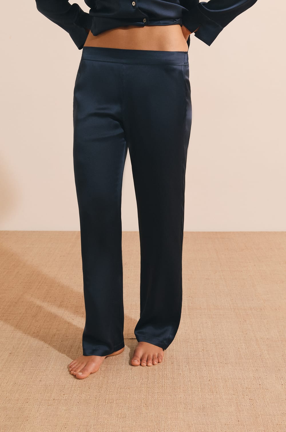 Pantal&oacute;n de pijama de seda;${refinementColor}