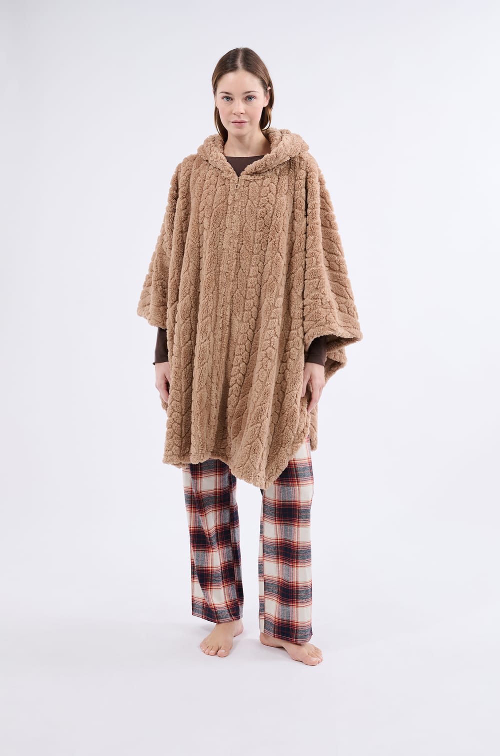 Poncho mit 3/4-Ärmeln;${refinementColor}