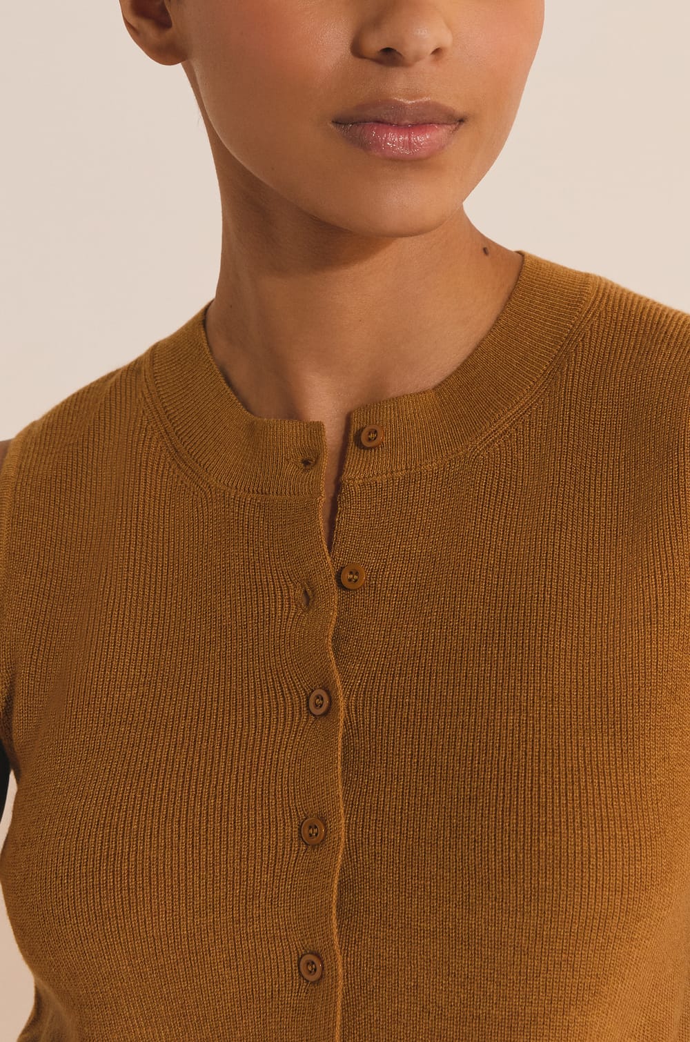 Cardigan sans manches;${refinementColor}