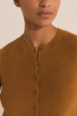 Cardigan sans manches;${refinementColor}