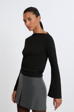 Long-sleeved T-shirt with boat neck and wide sleeves;${refinementColor}