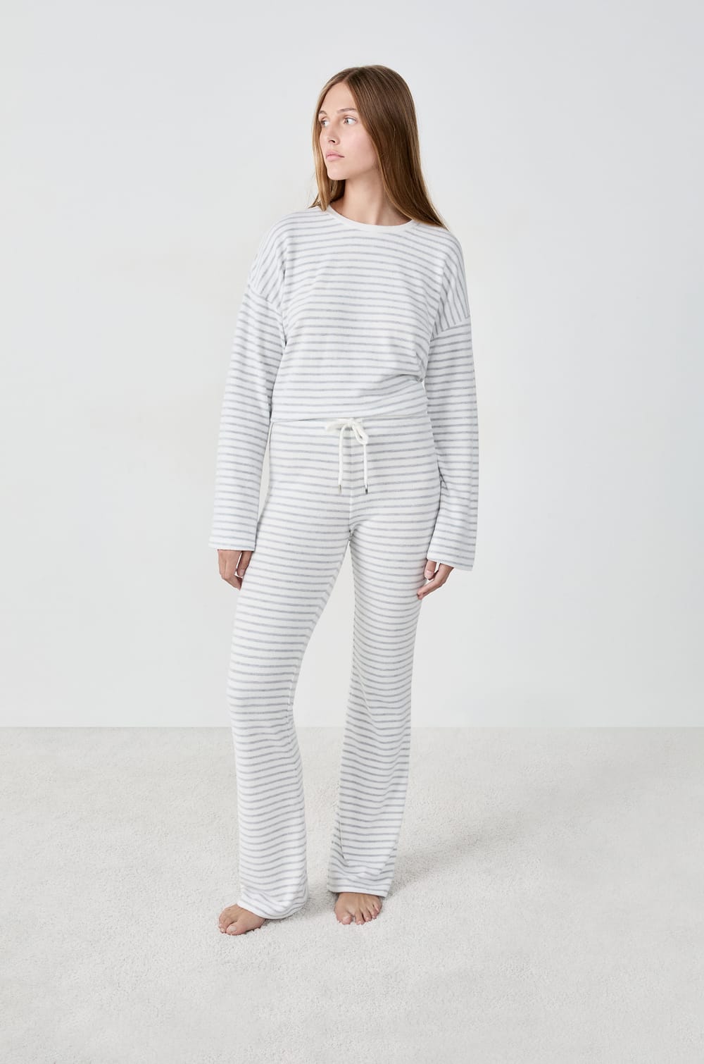 Pantal&oacute;n de pijama acampanado;${refinementColor}
