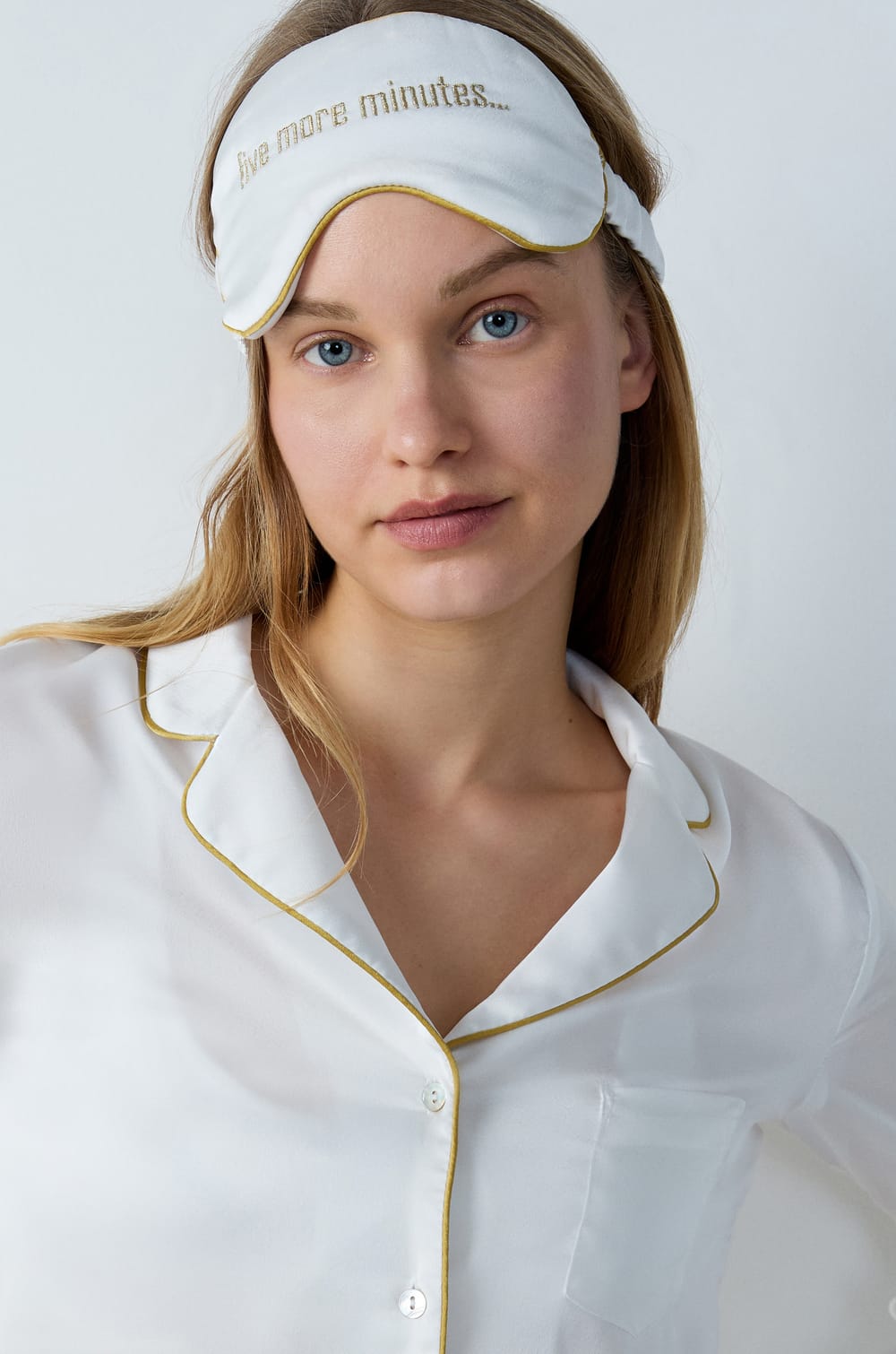 Gift Set Pyjamas and Satin Eye Mask;${refinementColor}