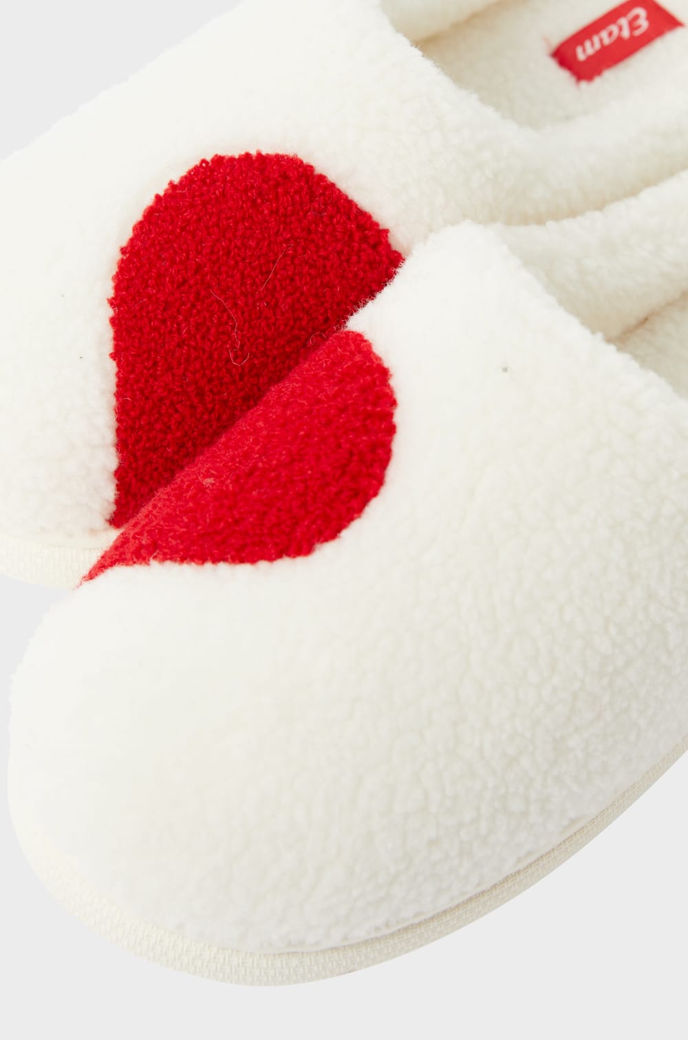 Chaussons mules en fausse fourrure à motif coeur;${refinementColor}