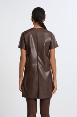 Robe courte en effet cuir;${refinementColor}