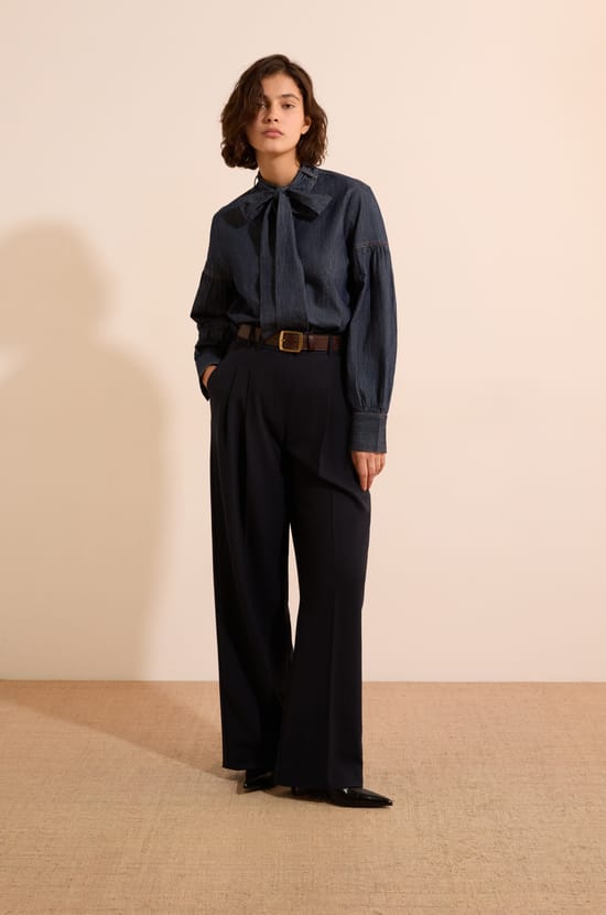 Chemise en jean avec lien &agrave; nouer;${refinementColor}