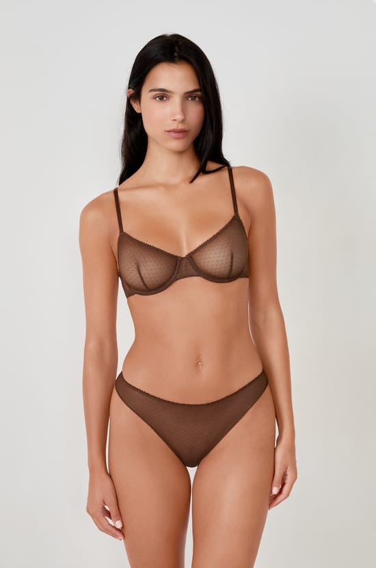 Tanga en dentelle;${refinementColor}