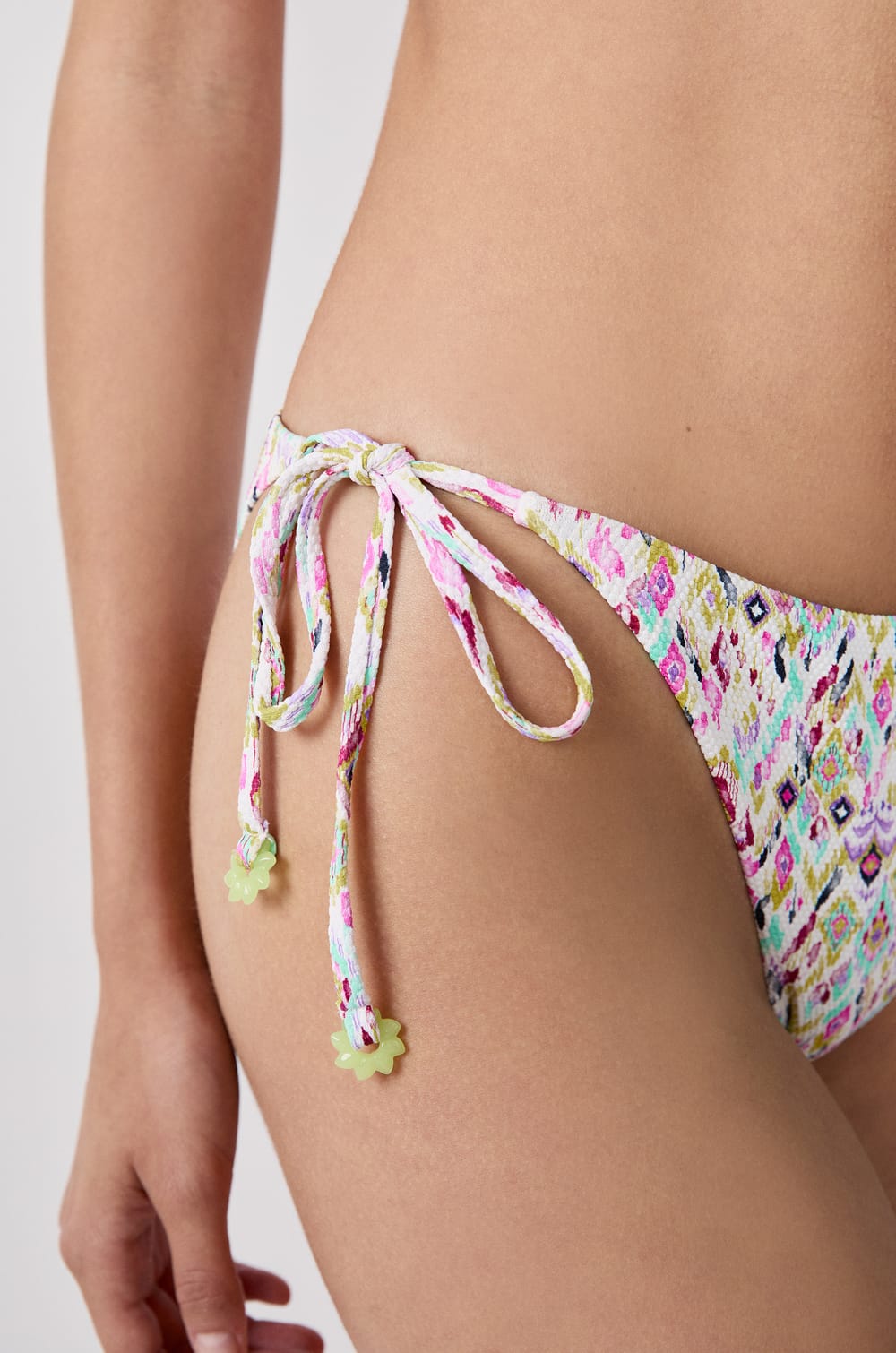 Tie-side Brazilian bikini bottom with patterns;${refinementColor}