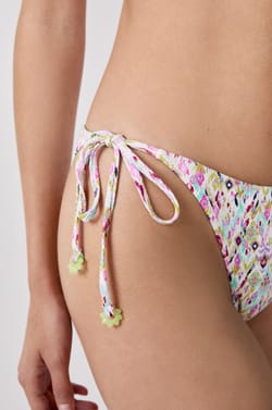 Bikini br&eacute;silien &agrave; nouer bas de maillot &agrave; motifs;${refinementColor}