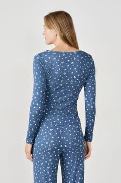 Blumiges Pyjama-T-Shirt;${refinementColor}