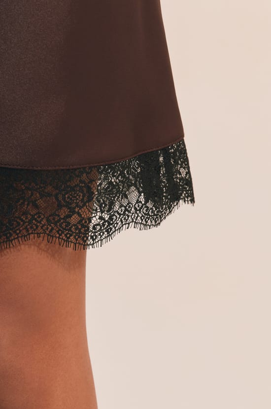 Mid-length skirt with lace details;${refinementColor}