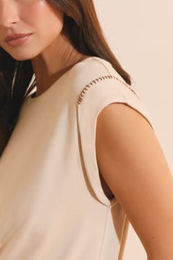 Sleeveless T-Shirt;${refinementColor}