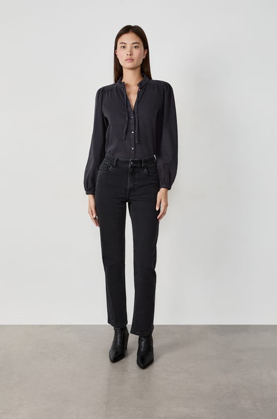 Jean droit en coton;${refinementColor}