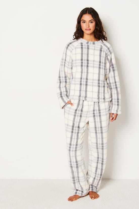 Sweat de pyjama polaire à carreaux;${refinementColor}