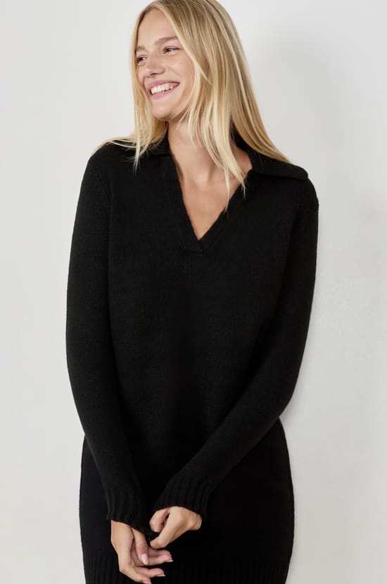 Robe pull col V;${refinementColor}