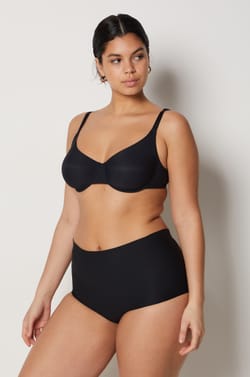 Figi z wysokim stanem i odkrytymi plecami;${refinementColor}