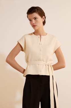 Cardigan &agrave; manches courtes avec lien &agrave; nouer;${refinementColor}