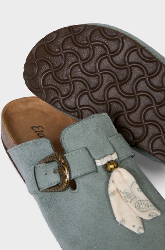 Mule Slippers;${refinementColor}