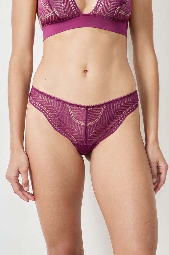Spitzen-Tanga;${refinementColor}